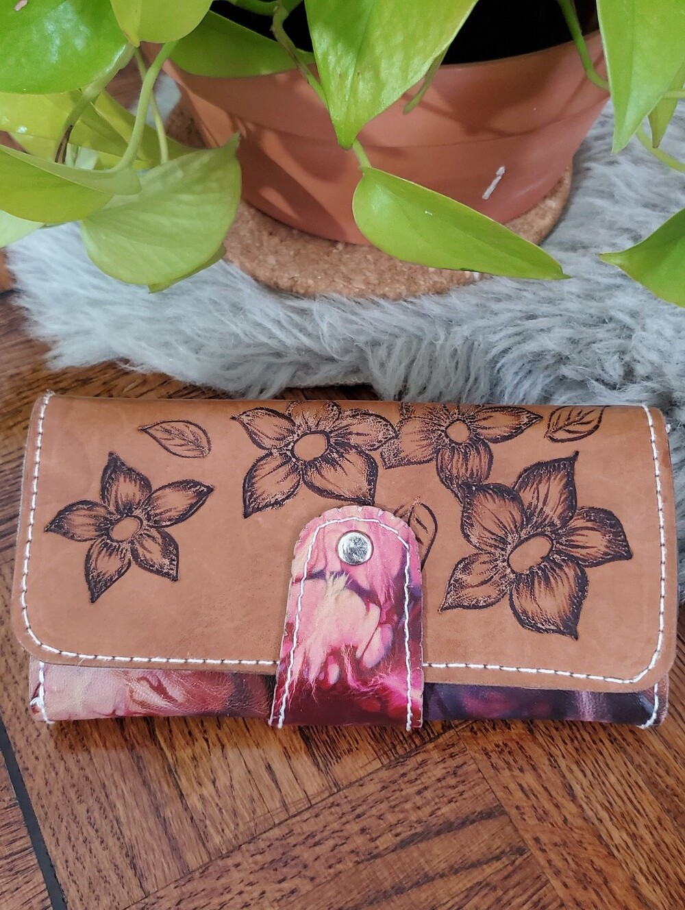 Vintage Tan Floral Embossed Wrinkled Leather/Suede Wallet